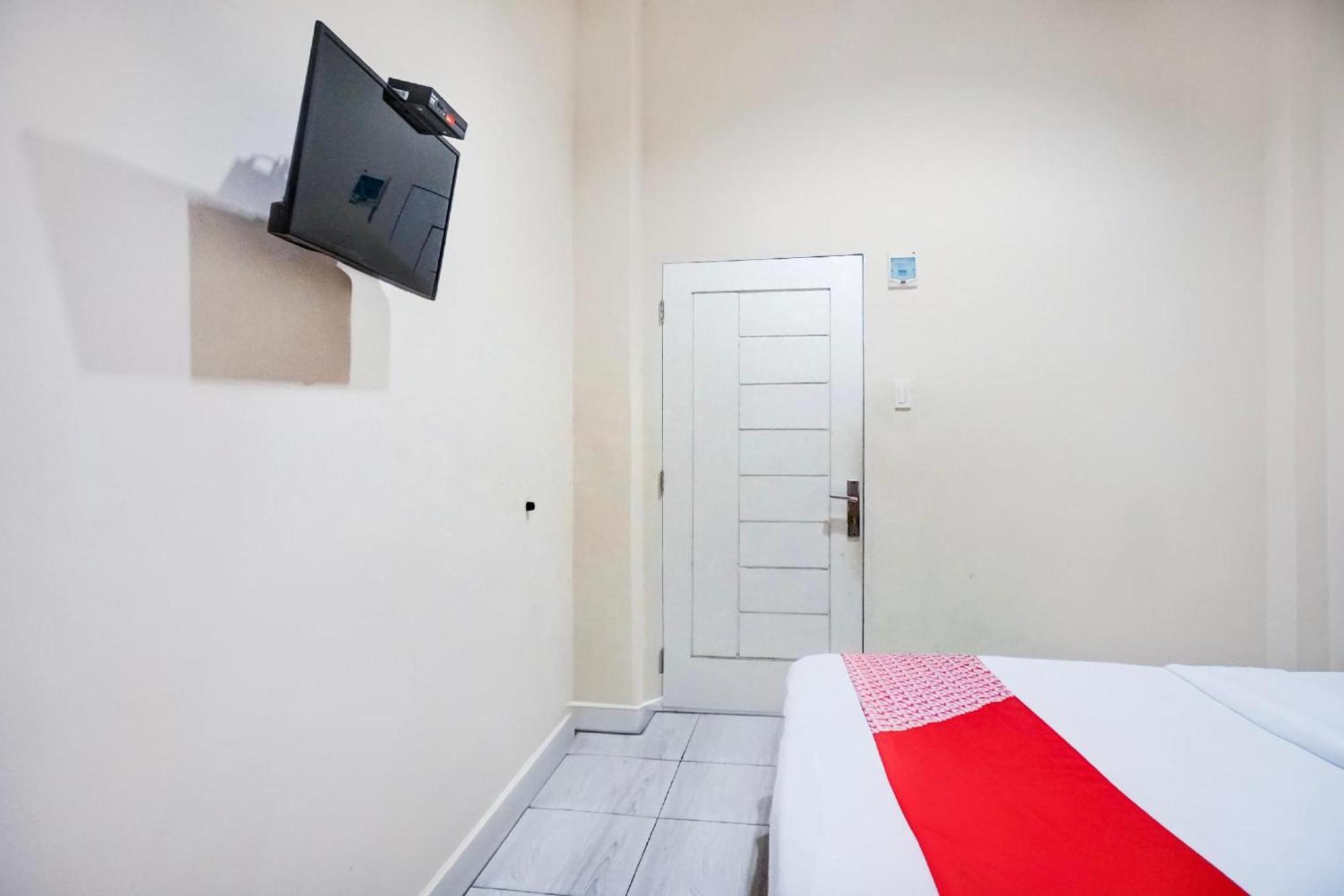 Hotel O Medan City Near Lapangan Benteng Formerly Ralica Residence Exterior photo