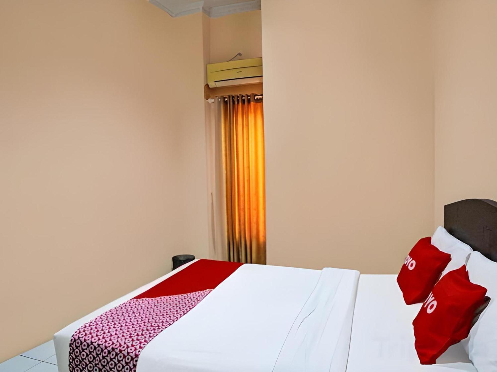 Hotel O Medan City Near Lapangan Benteng Formerly Ralica Residence Exterior photo