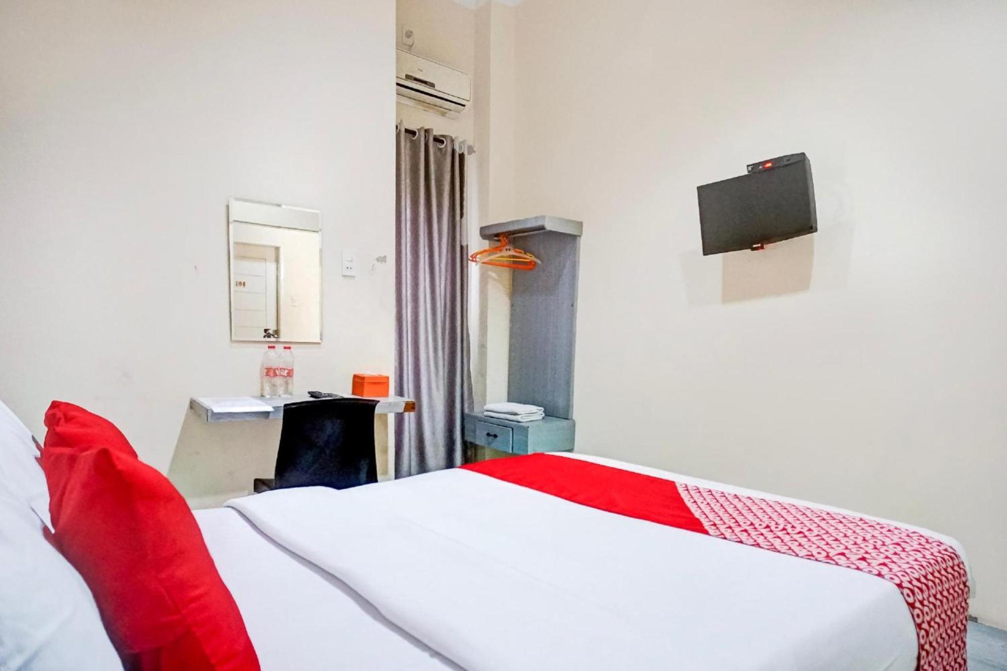 Hotel O Medan City Near Lapangan Benteng Formerly Ralica Residence Exterior photo