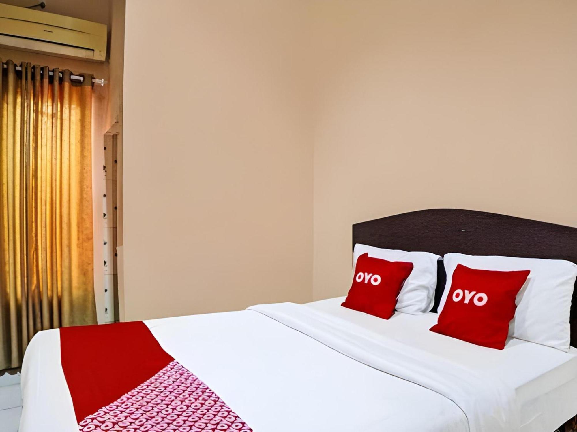 Hotel O Medan City Near Lapangan Benteng Formerly Ralica Residence Exterior photo