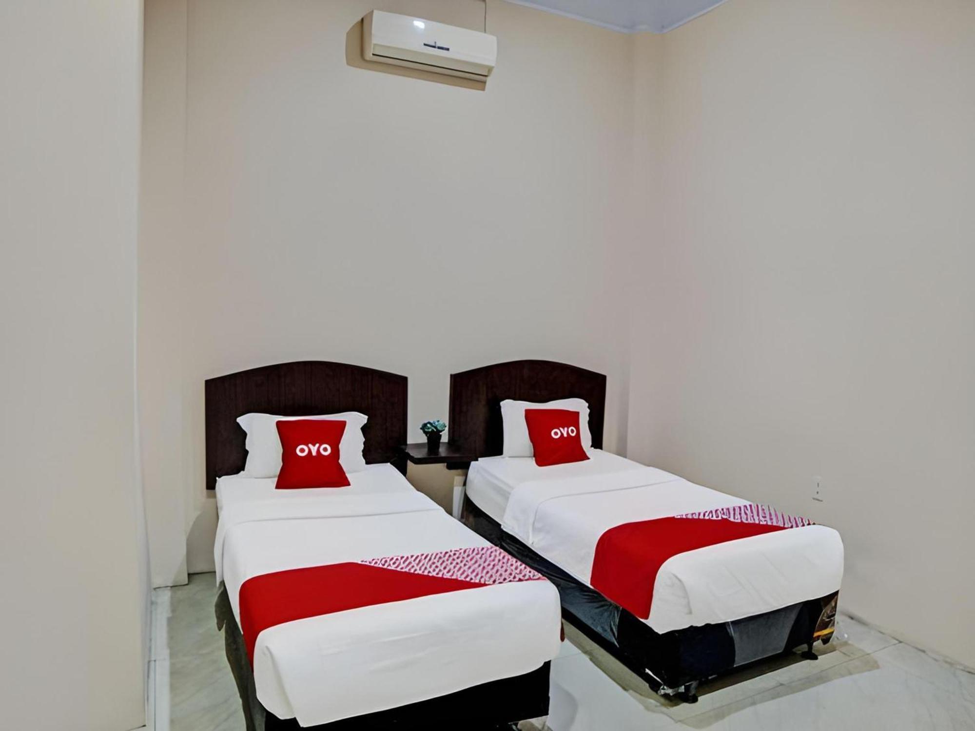 Hotel O Medan City Near Lapangan Benteng Formerly Ralica Residence Exterior photo
